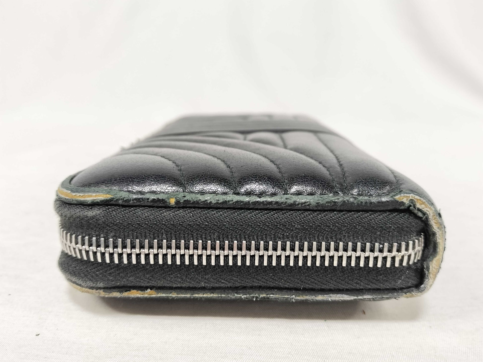 PRADA Long Wallet Wallet with Corner Threads Wallet