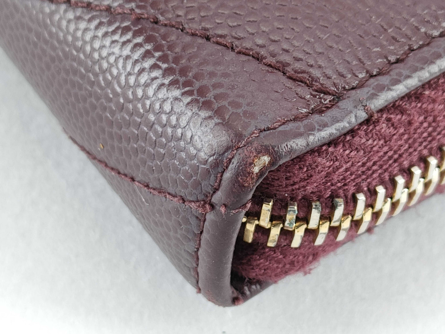 Yves Saint Laurent Round Zipper Caviar Skin Long Wallet Wallet