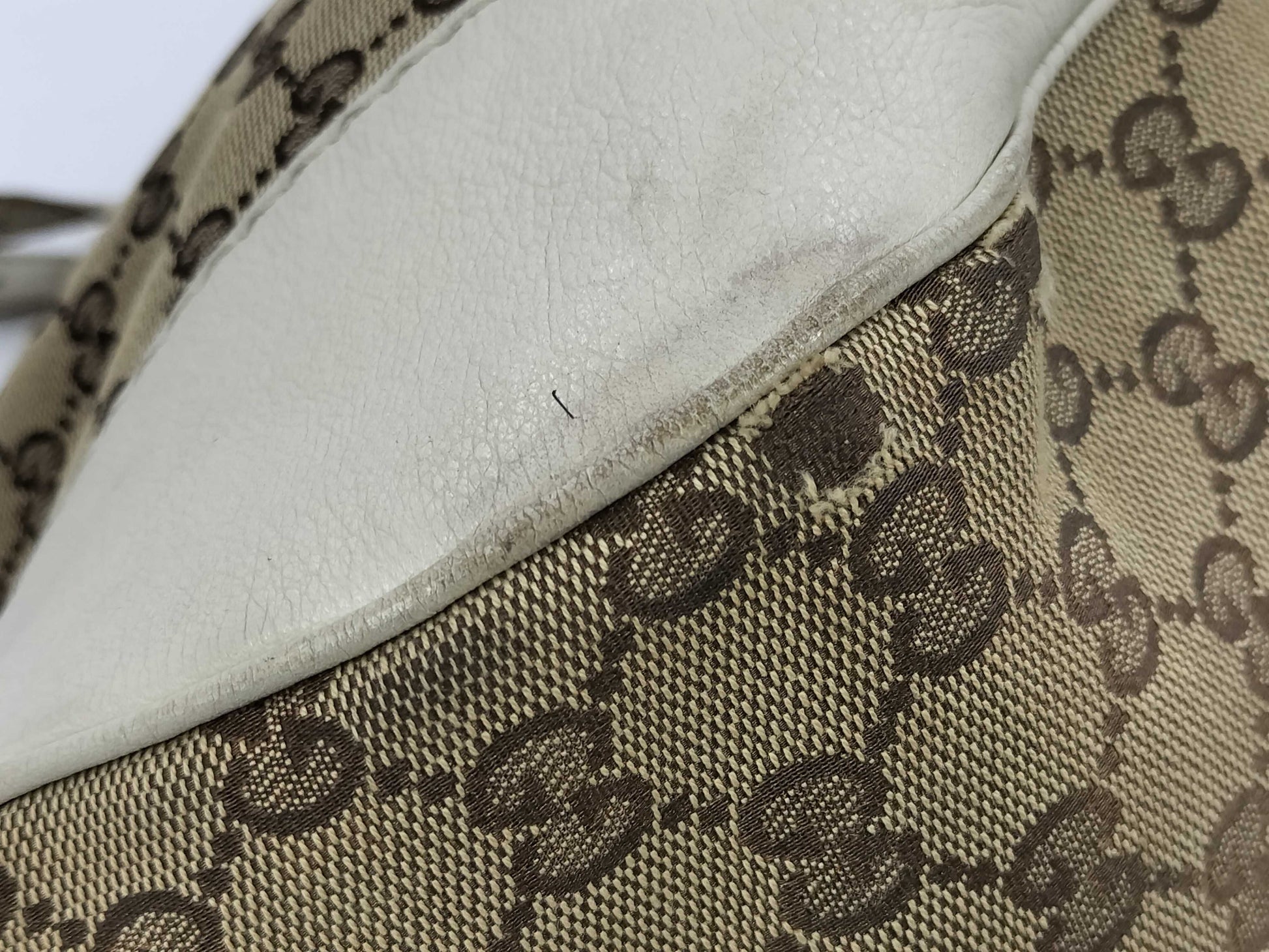 GUCCI 203504 GG Canvas G Hardware Handbag Tote Bag