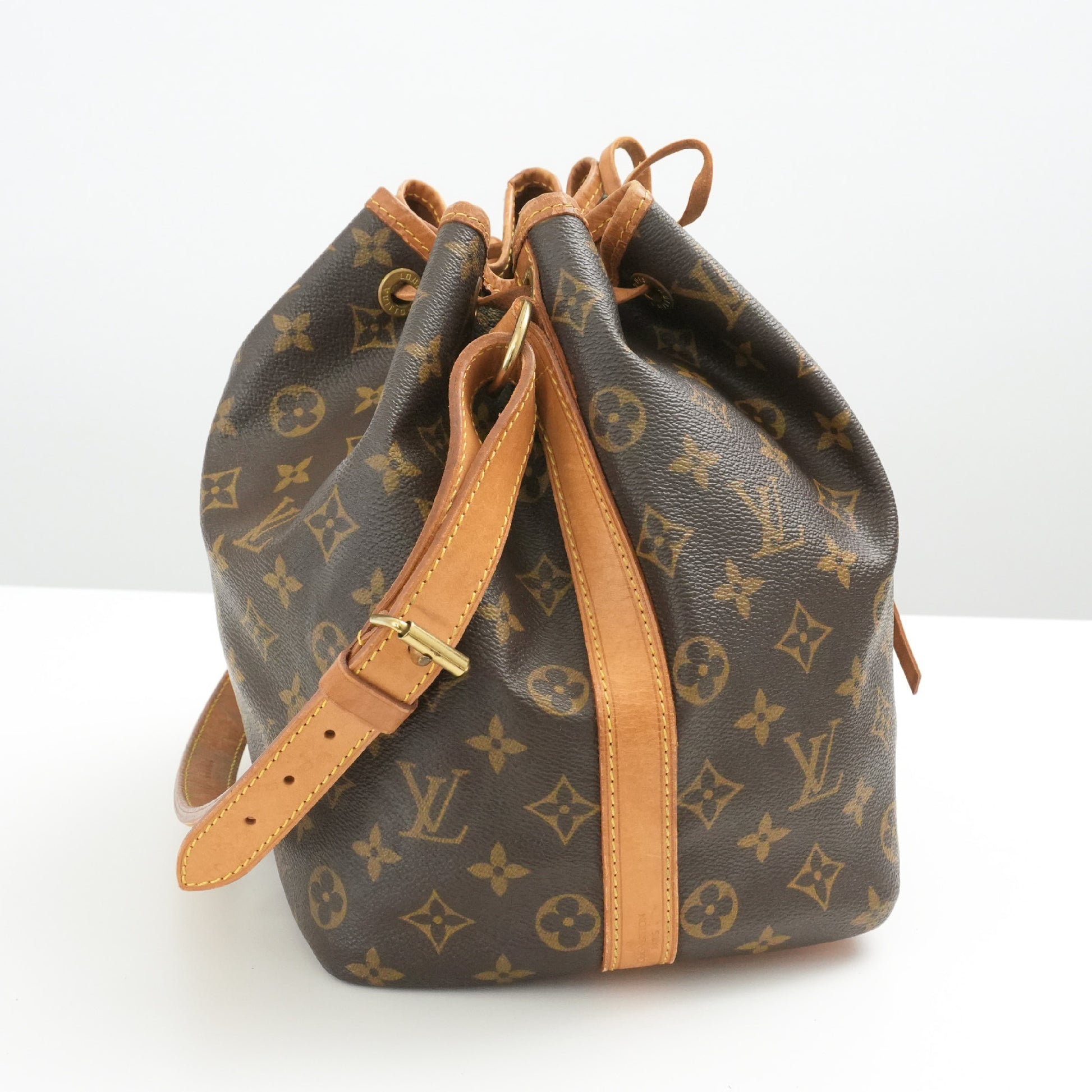 LOUIS VUITTON LOUIS VUITTON LV Monogram Petit Noe M42226 Shoulder Bag Shoulder Bag