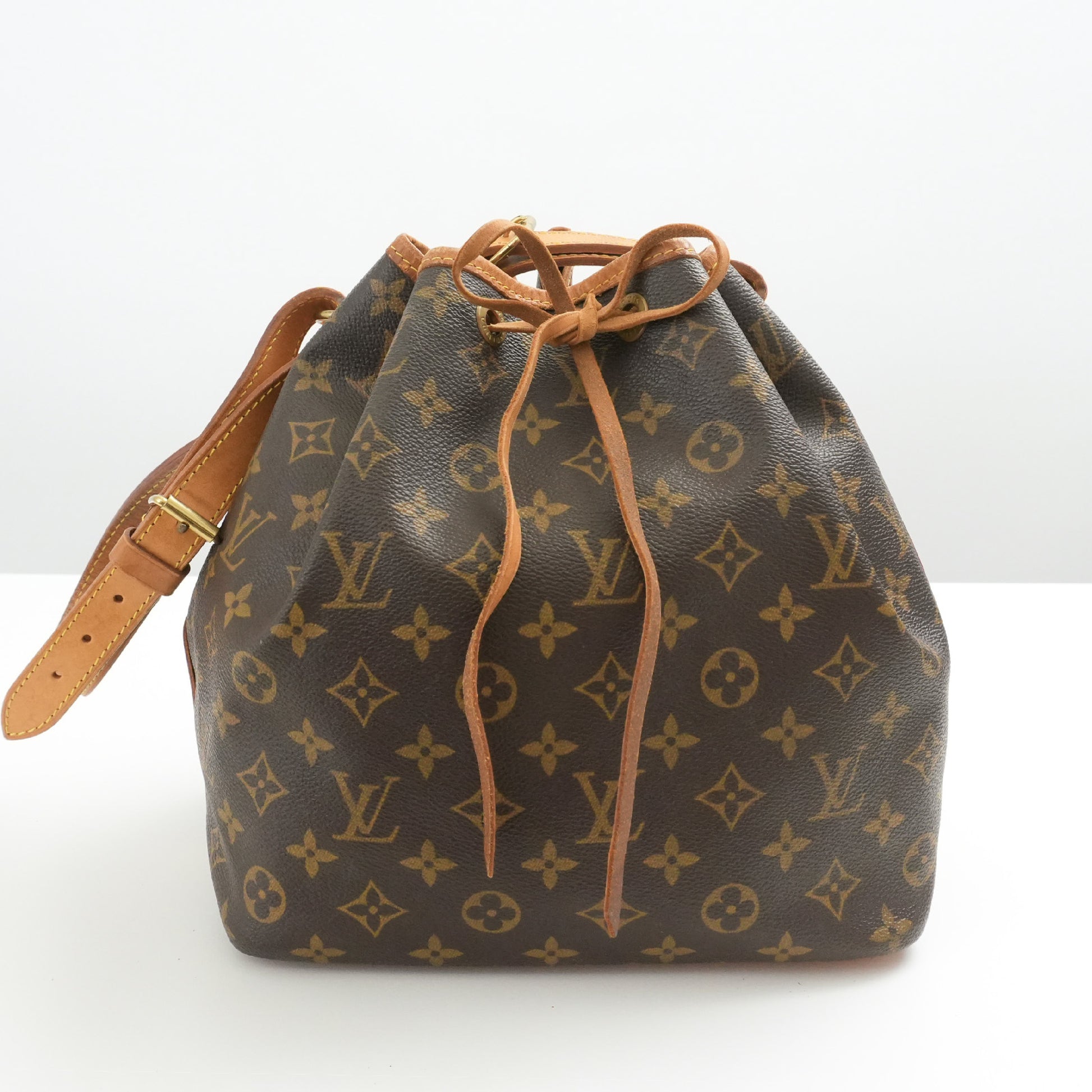 LOUIS VUITTON LOUIS VUITTON LV Monogram Petit Noe M42226 Shoulder Bag Shoulder Bag