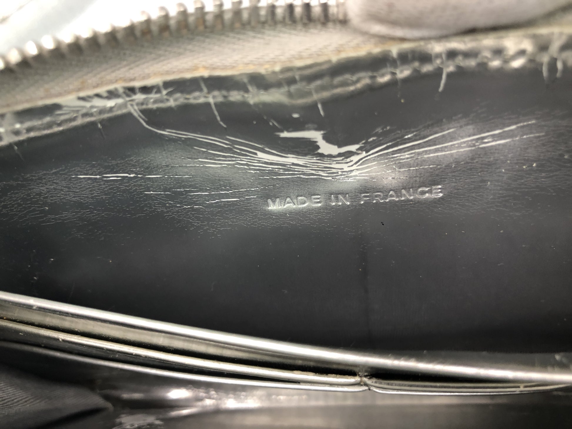 CHANEL Micro Chocolate Bar with Round Zipper Seal 11845003 Patent Leather Silver Wallet