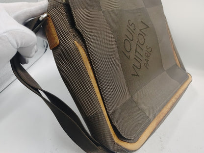 LOUIS VUITTON Damierjuen Message M93030 VI0034 Canvas Tail Shoulder Bag