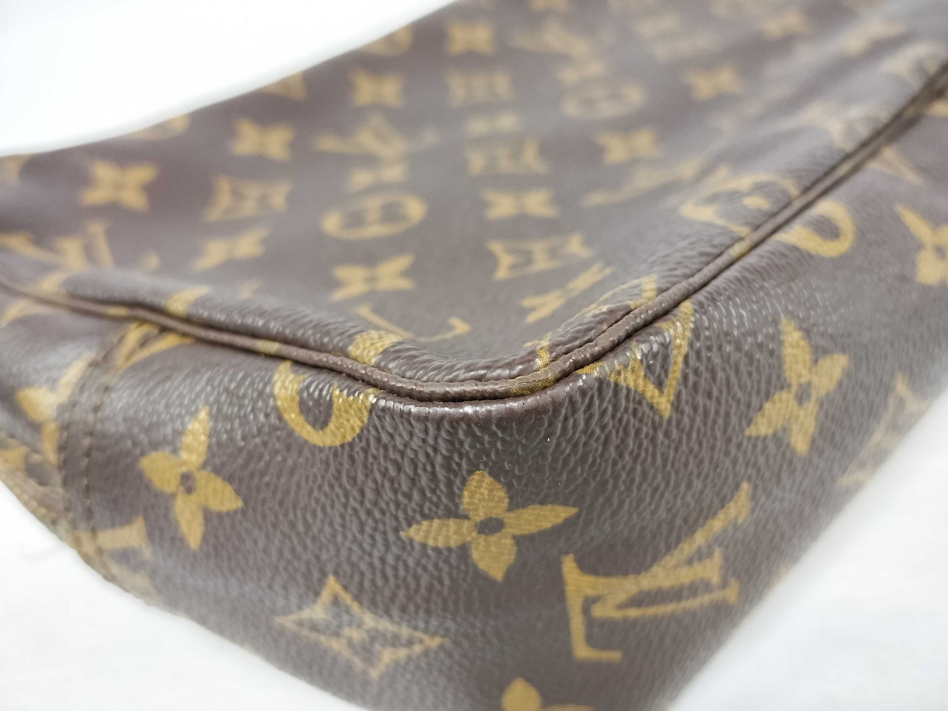 LOUIS VUITTON Monogram Louis Vuitton M47522 843 True Toilette 28 Monogram Pouch Second Bag Second Bag