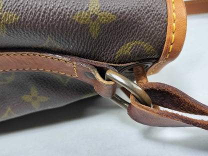 LOUIS VUITTON Monogram Louis Vuitton M42226 Petit Noe Shoulder Bag Monogram Shoulder Bag