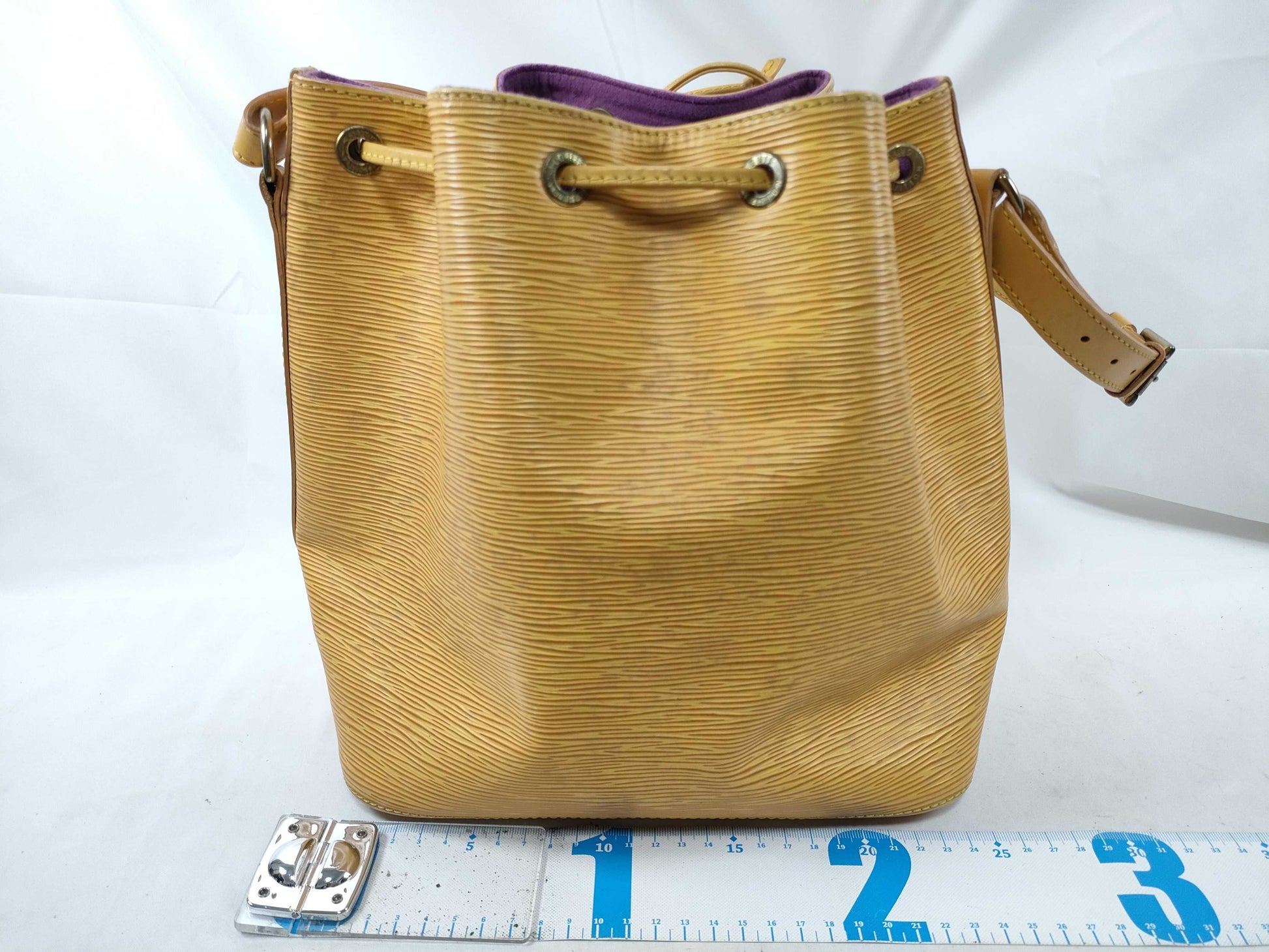 LOUIS VUITTON Epi Louis Vuitton M44019 Petit Noe AR0915 Shoulder Bag Epi Shoulder Bag