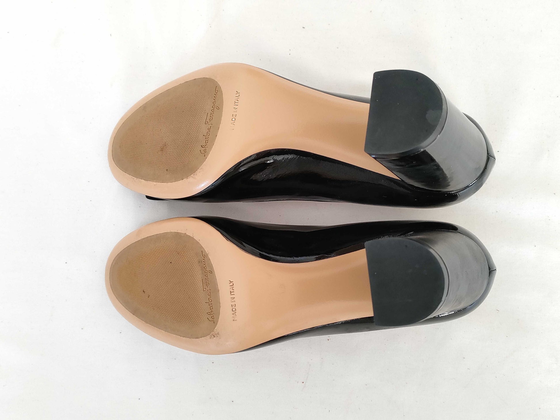 Salvatore Ferragamo Vala Ferragamo Vala Patent Pumps Pumps