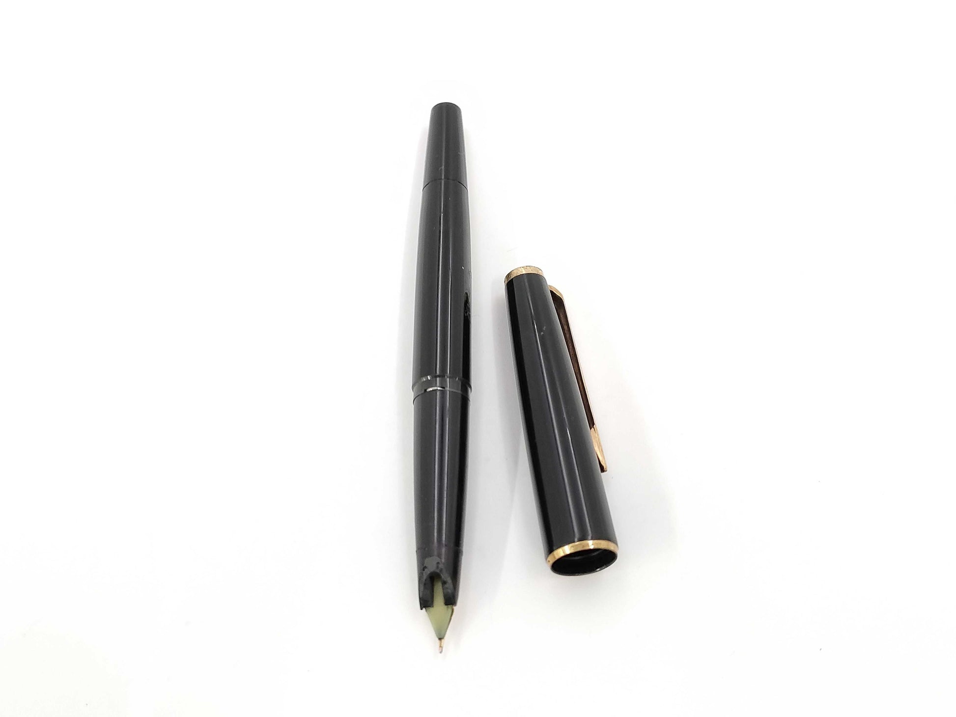MONTBLANC Fountain Pen Nib 585 Pen / Fountain Pen