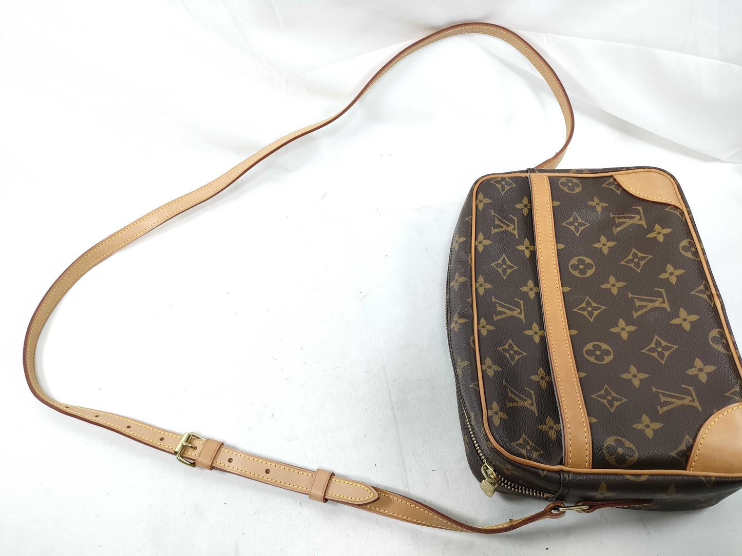 LOUIS VUITTON Monogram Louis Vuitton Trocadero Shoulder Bag