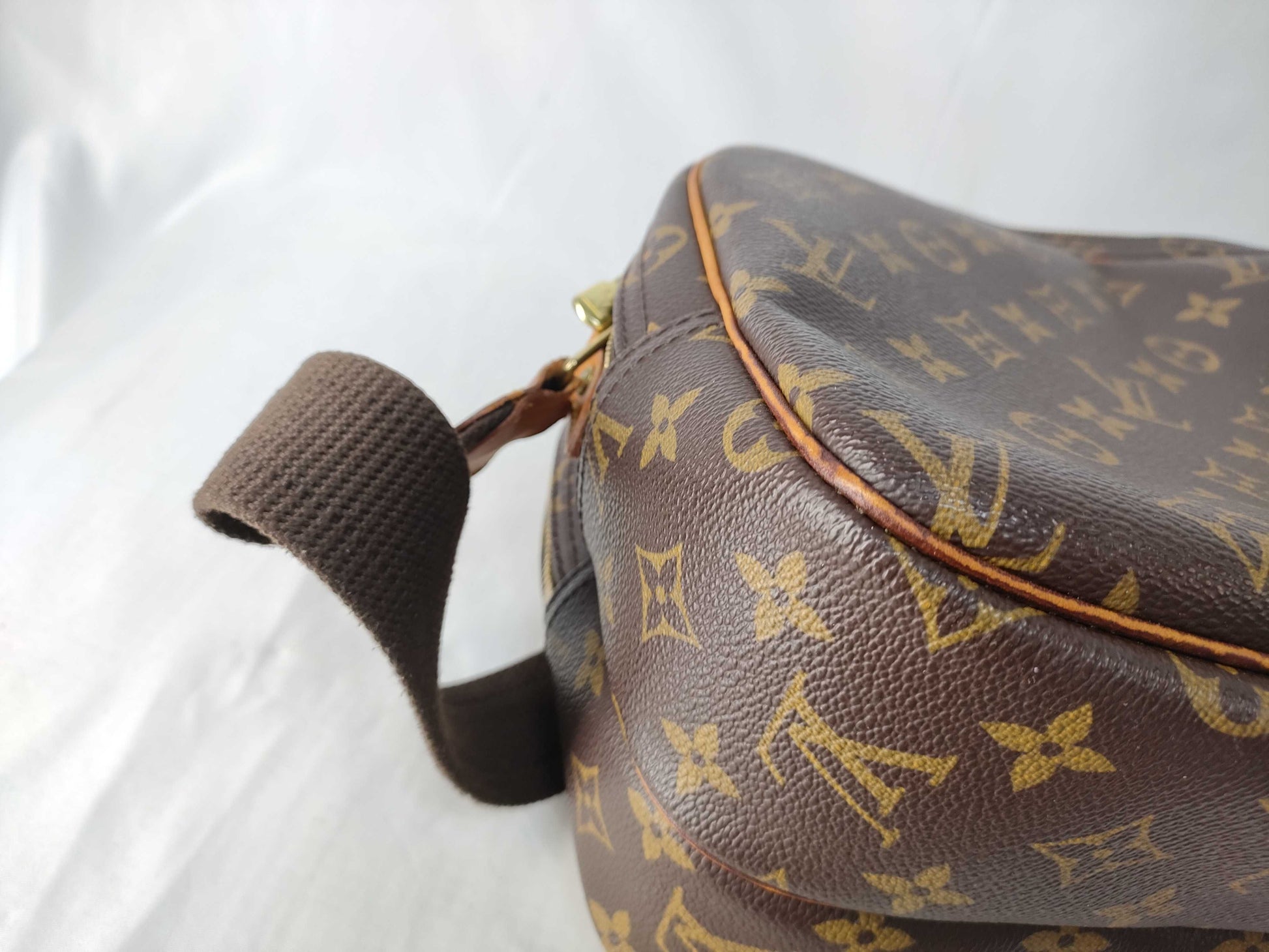 LOUIS VUITTON Monogram Louis Vuitton Reporter PM Monogram Shoulder Bag
