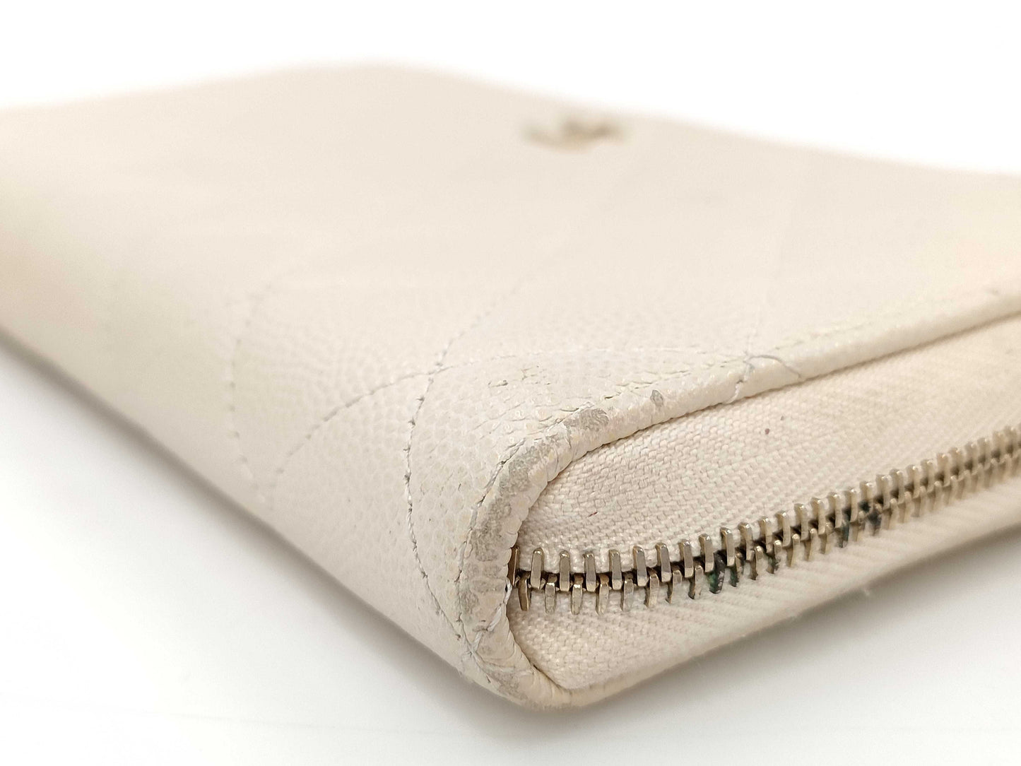 CHANEL Mattrasse Round Zip Long Wallet Caviskin Beige Wallet