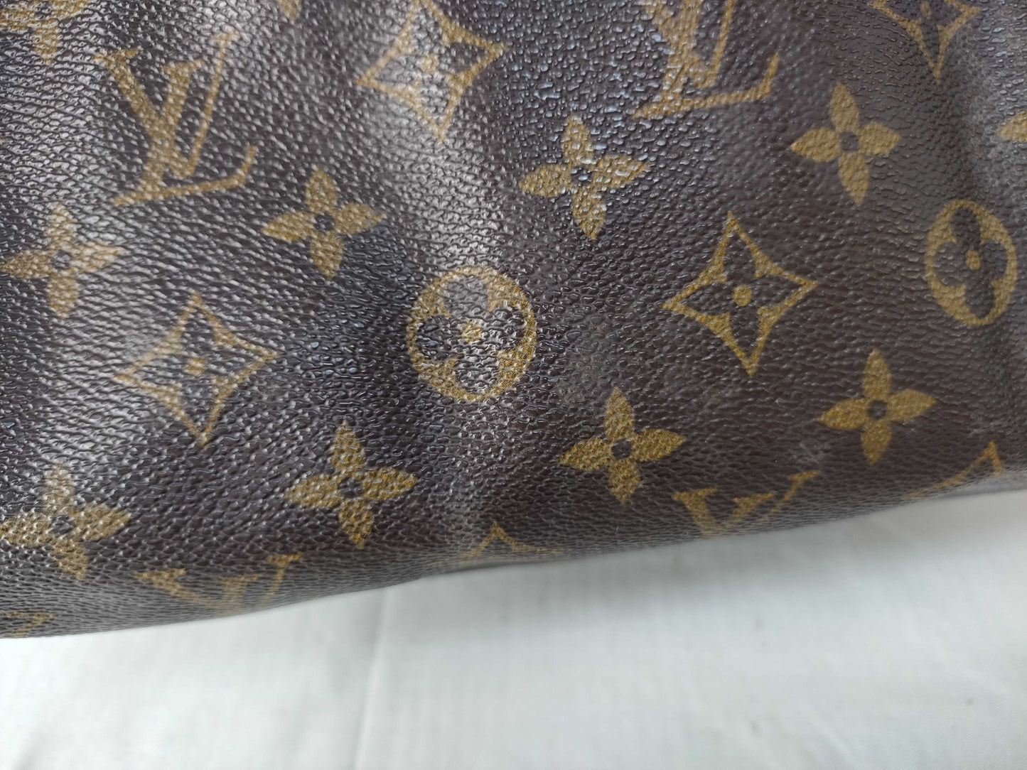 LOUIS VUITTON Monogram Louis Vuitton Speedy 25 Monogram Handbag