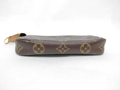 LOUIS VUITTON Monogram Louis Vuitton Monogram Pochette Accessoires Pouch