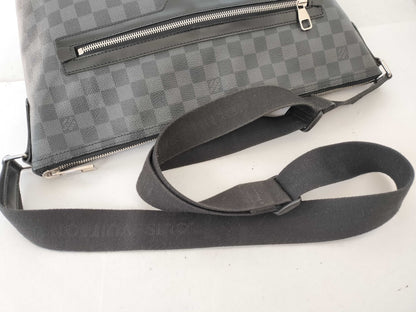 LOUIS VUITTON Damier Graffit Louis Vuitton N41106 SR0171 Mick mm Shoulder Bag