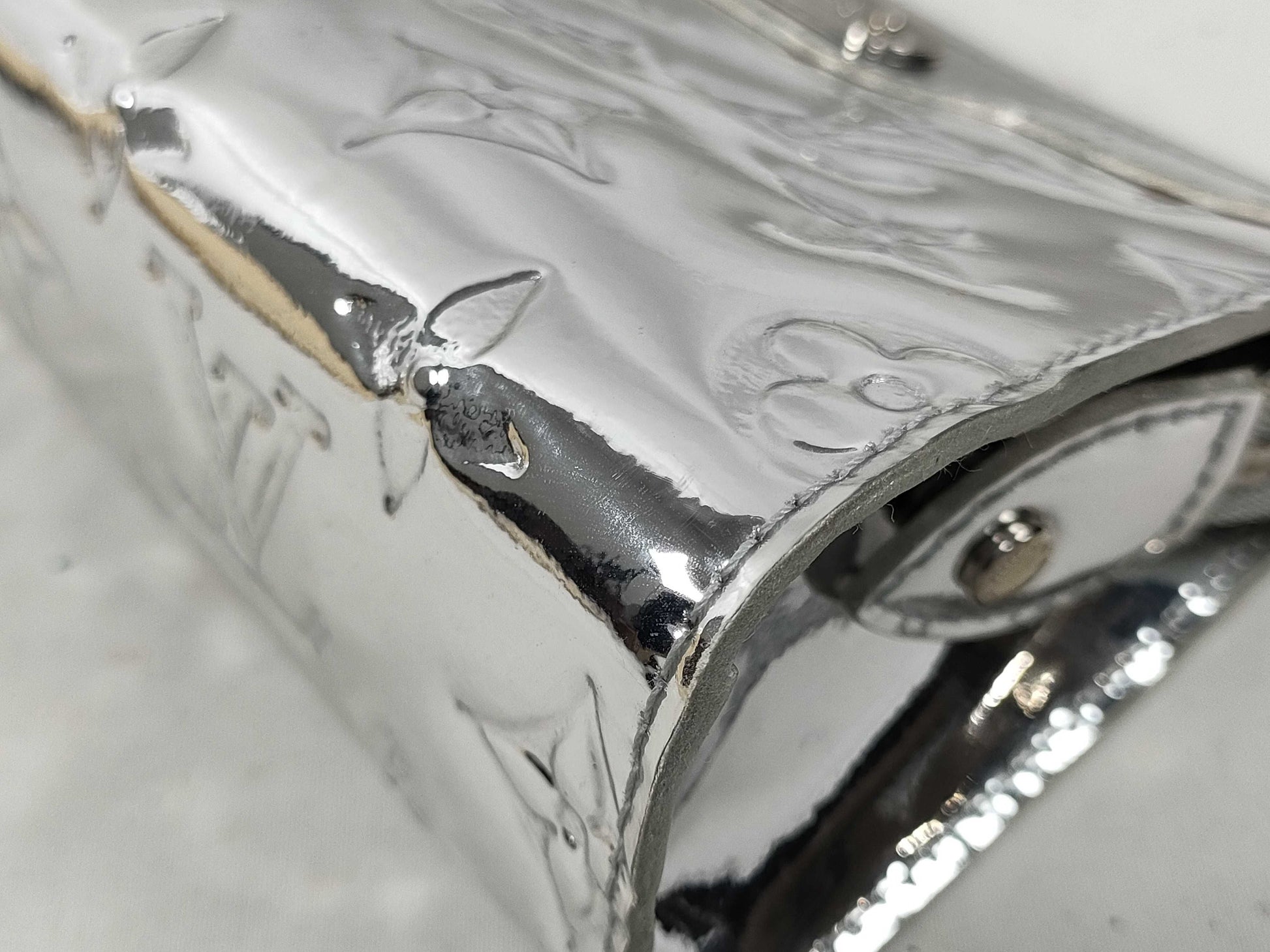 LOUIS VUITTON Monogram Miroir Truth Cosmetic Pouch