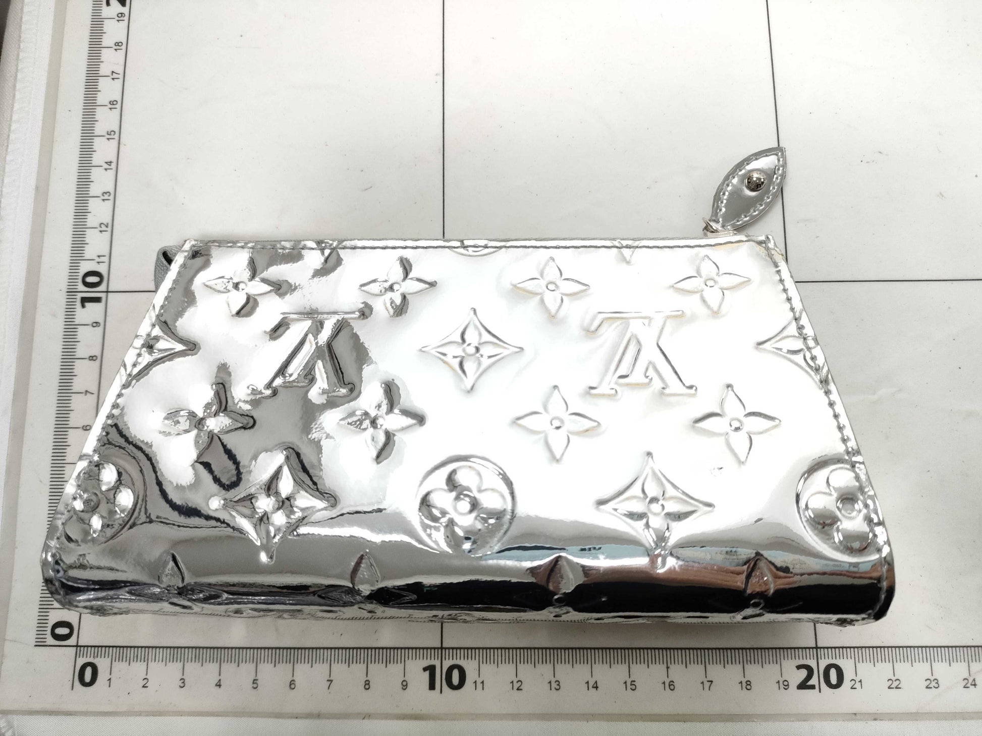 LOUIS VUITTON Monogram Miroir Truth Cosmetic Pouch