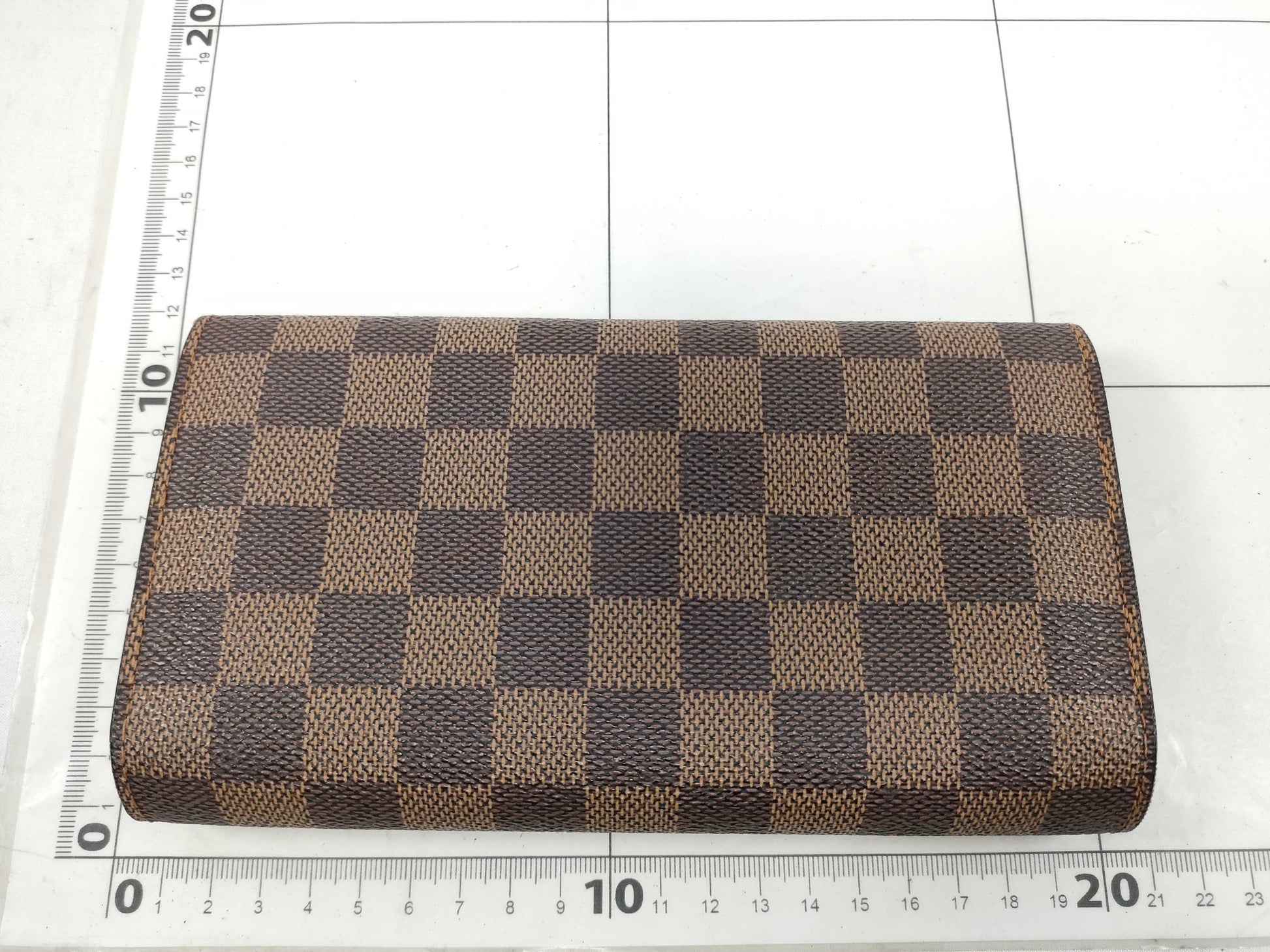 LOUIS VUITTON Damier Louis Vuitton Wallet Sarah Wallet