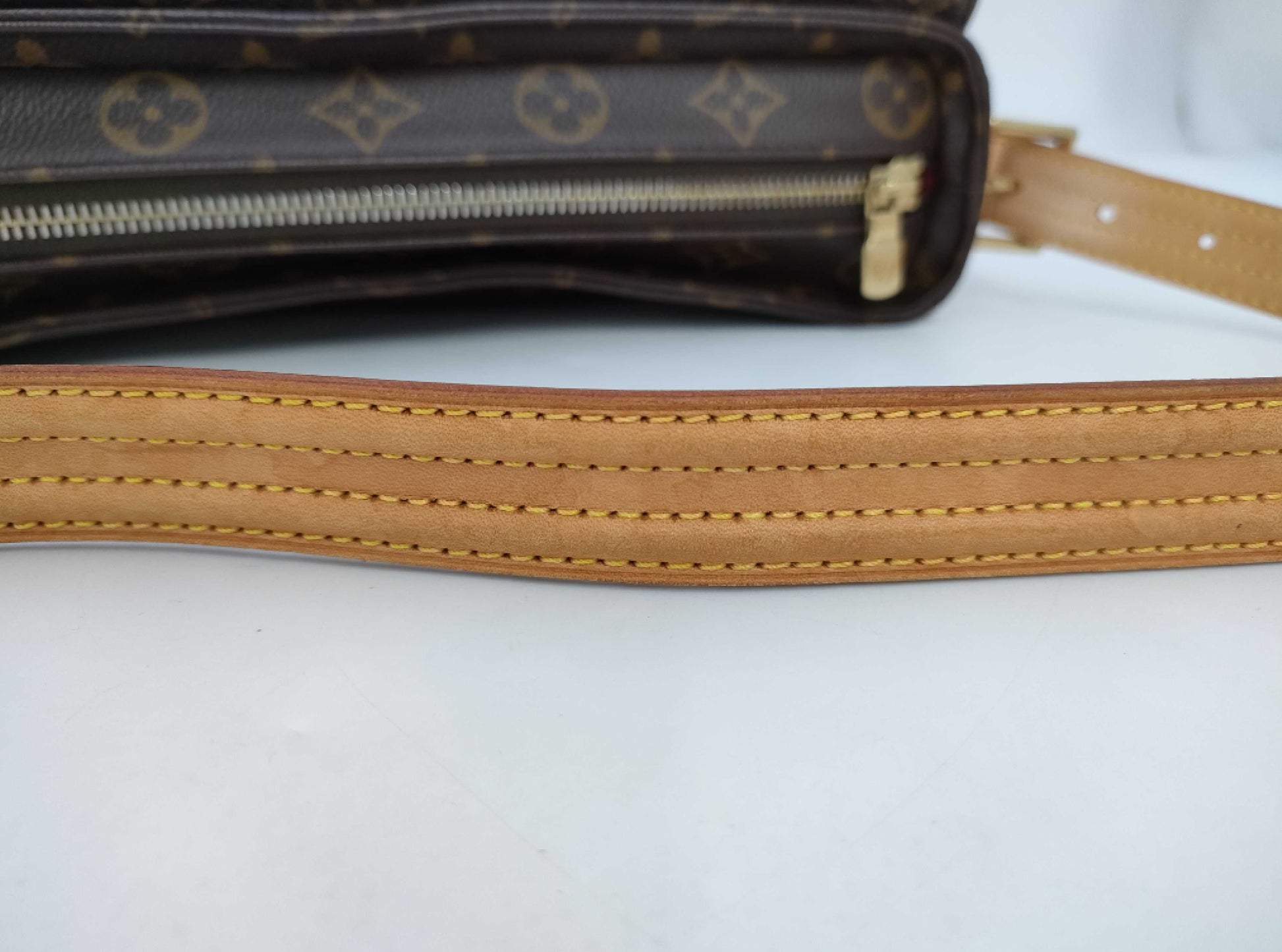 LOUIS VUITTON LOUIS VUITTON Monogram Vivacite MM M51164 Shoulder Bag Louis Vuitton Shoulder Bag