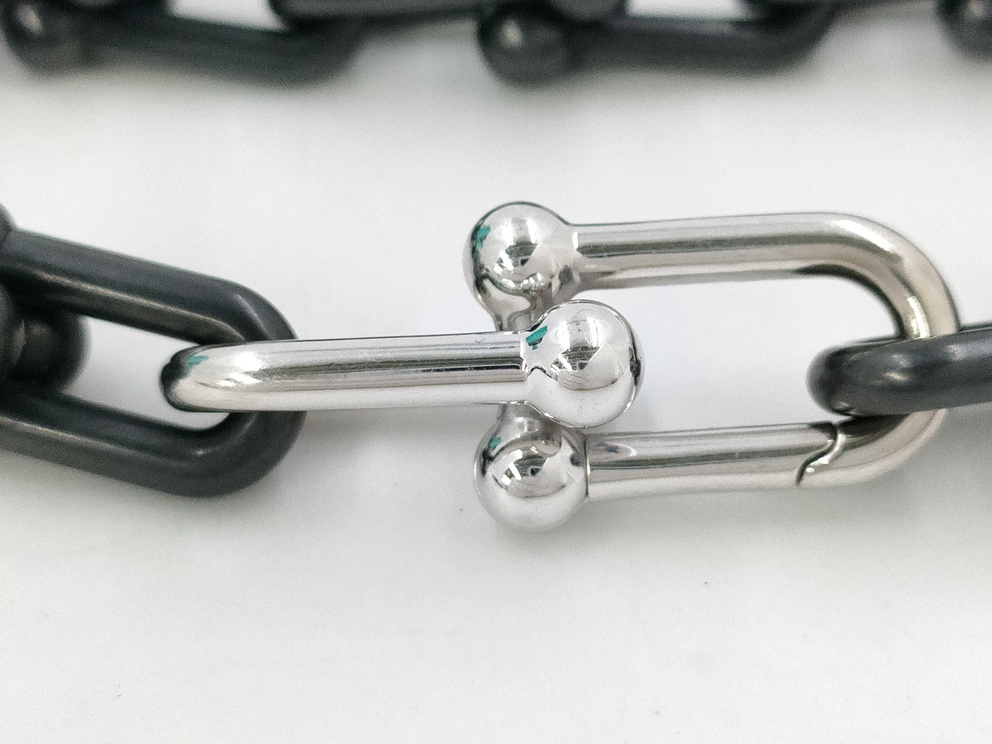 Tiffany&Co. Hardware Large Link Titanium WG Au750 49.0g Bracelet Bangle 