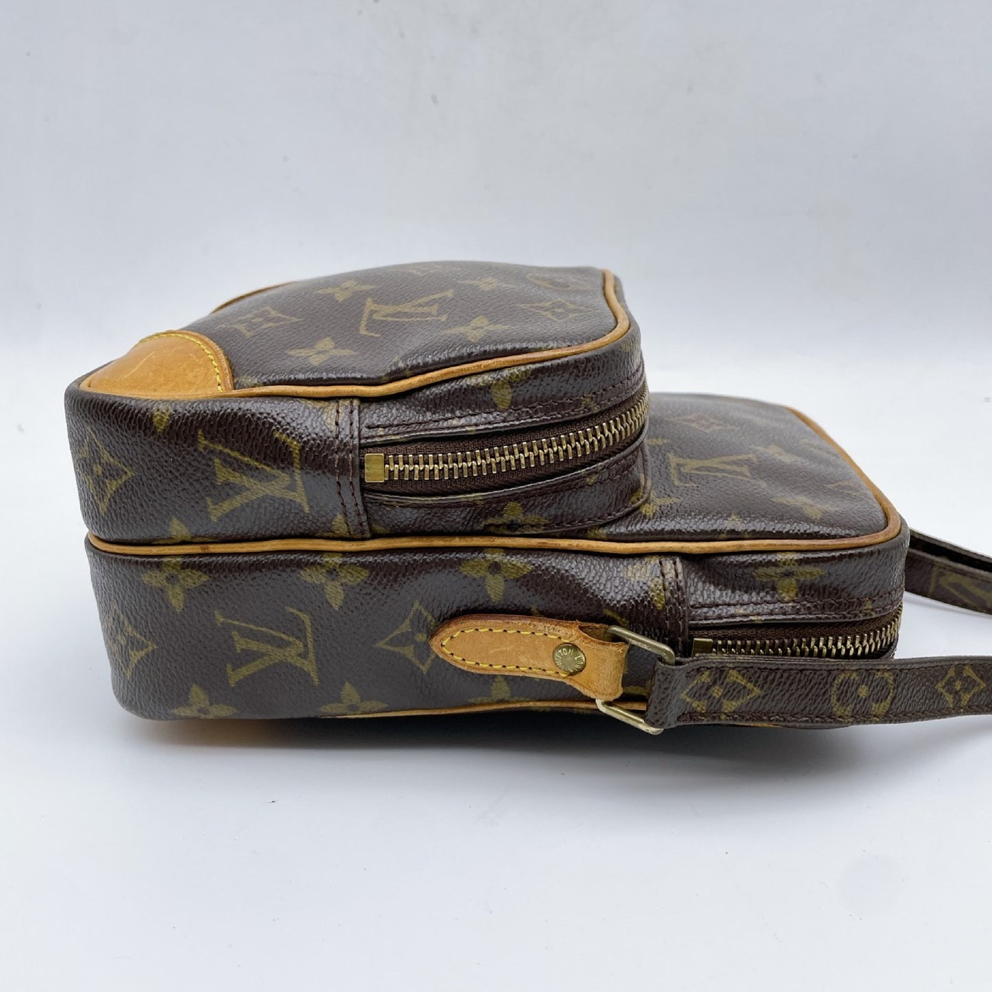 LOUIS VUITTON Vuitton Monogram Amazon Shoulder Bag