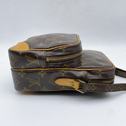 LOUIS VUITTON Vuitton Monogram Amazon Shoulder Bag