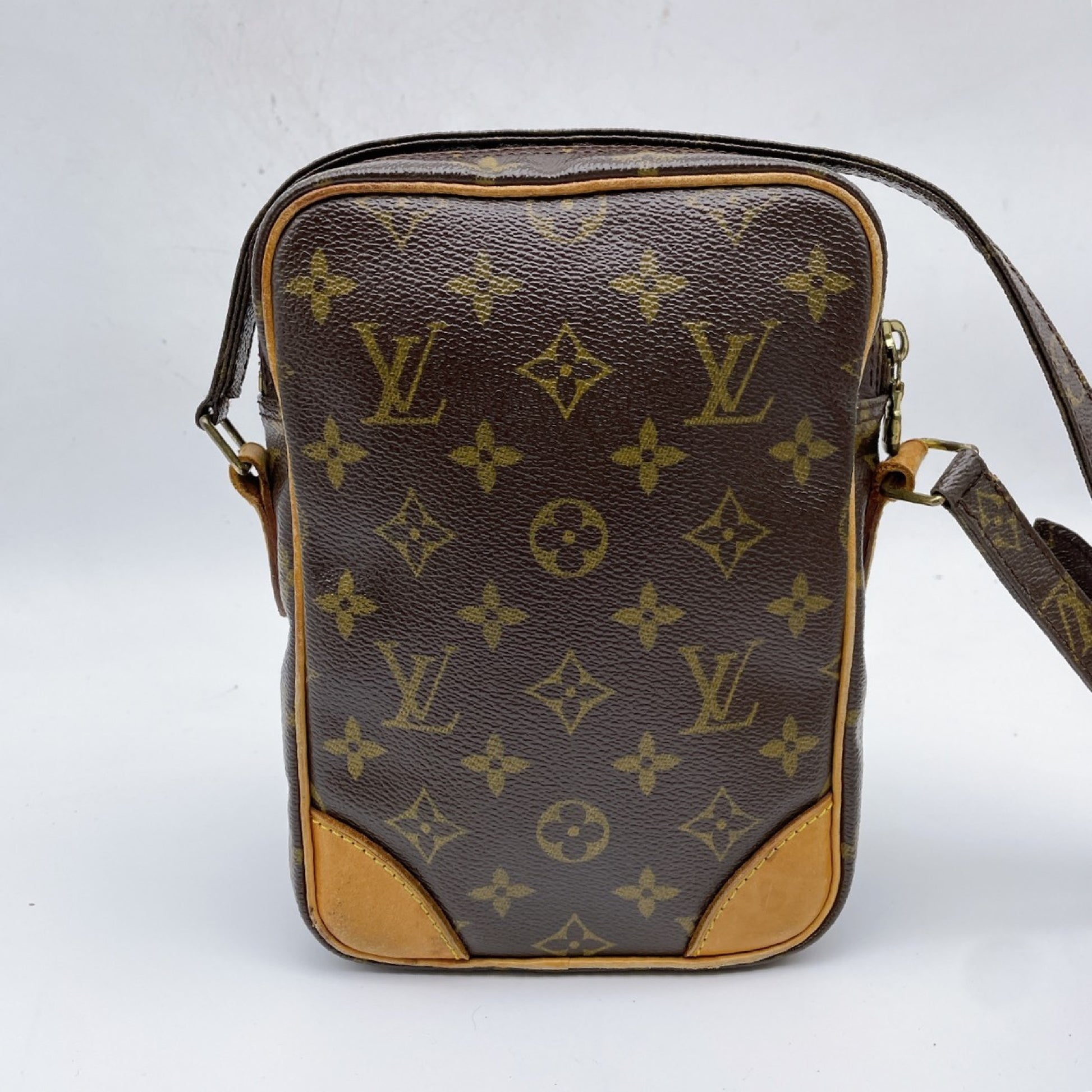 LOUIS VUITTON Vuitton Monogram Amazon Shoulder Bag