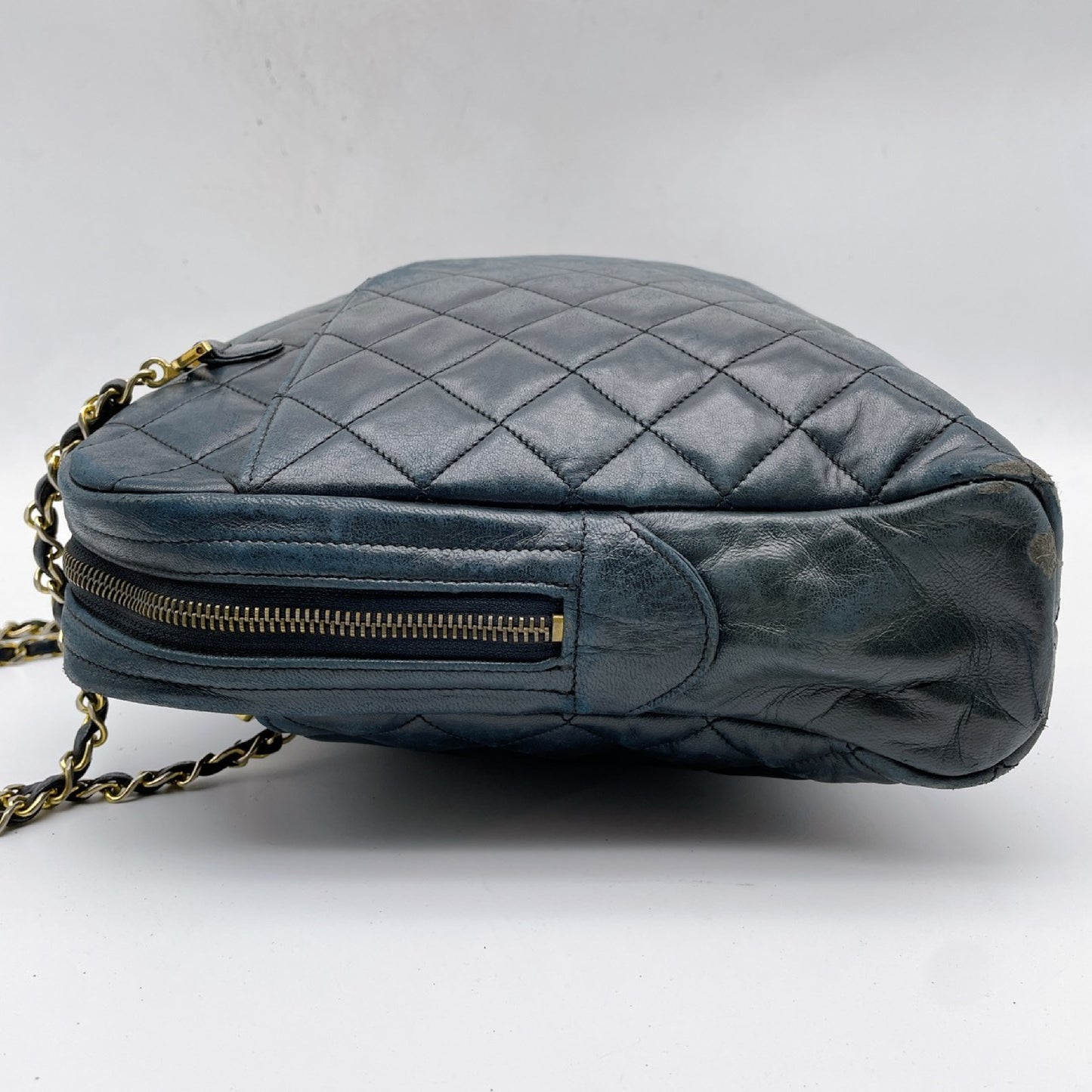 CHANEL Matlasse Chain Shoulder Bag with Seal Shoulder Bag