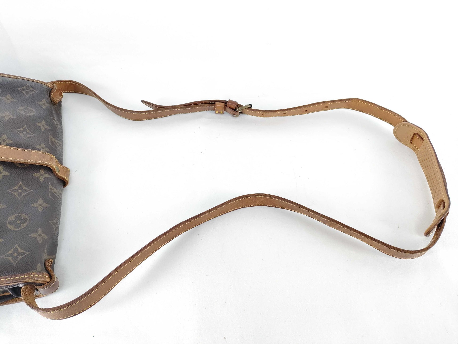 LOUIS VUITTON Monogram Louis Vuitton Saumur 30 M42256 Shoulder Bag