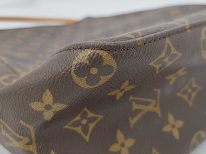 LOUIS VUITTON Louis Vuitton Monogram Looping GM Handbag