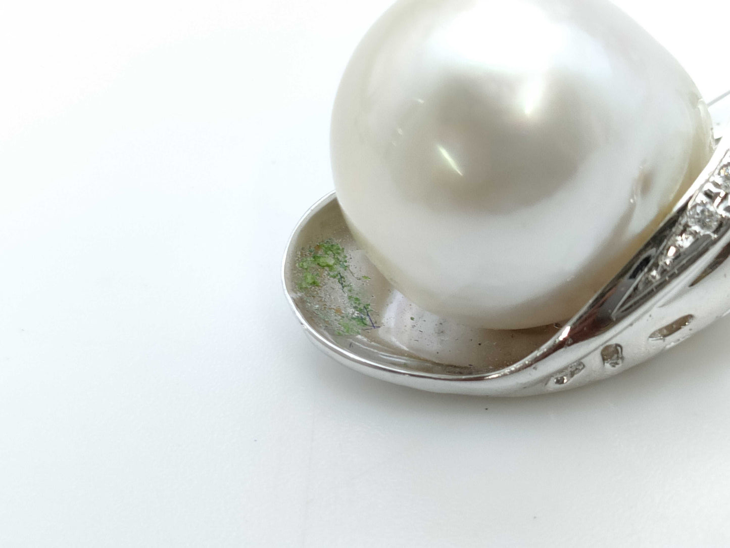 Semi-Round Pearl, Diameter: Approx. 16.0mm, D0.03ct, 14K White Gold, 12.4g Pendant Top 
