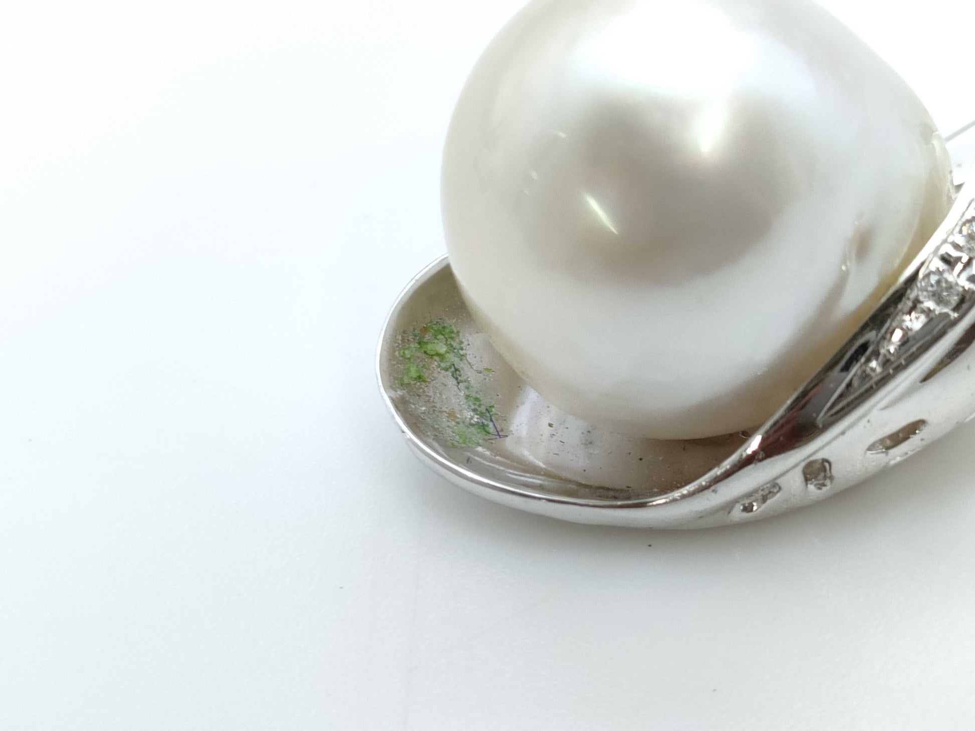 Semi-Round Pearl, Diameter: Approx. 16.0mm, D0.03ct, 14K White Gold, 12.4g Pendant Top 