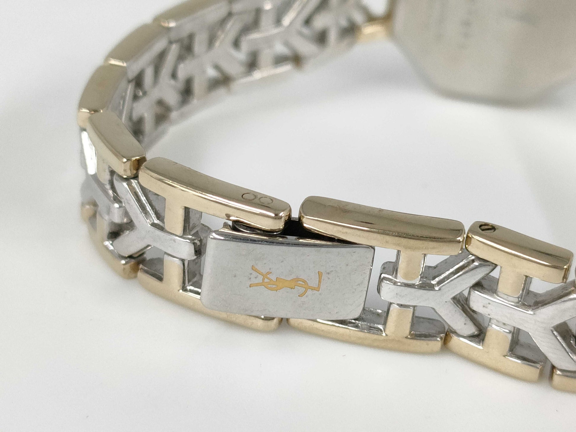 Yves Saint Laurent 2200-241762 1101871 Quartz Immovable Women's Watch