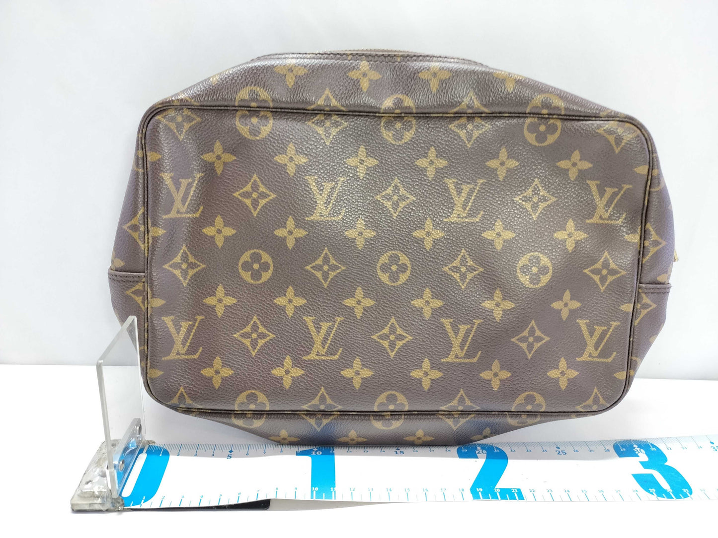 LOUIS VUITTON Monogram LV Monogram Truth Toilette 28 M47522 N00961 Pouch