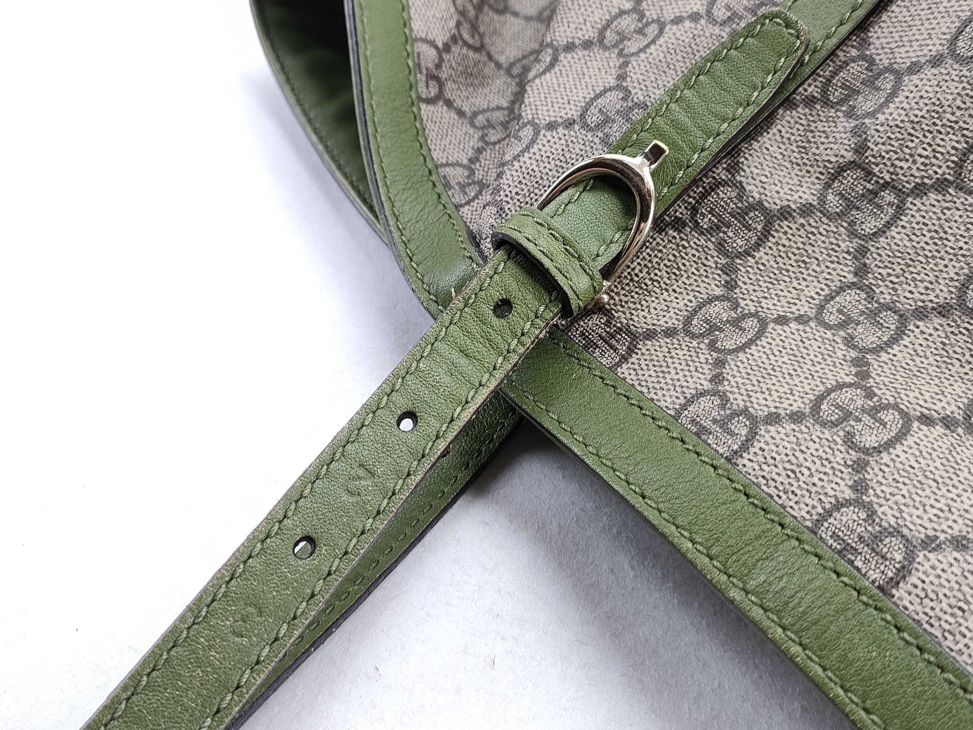 GUCCI GG Supreme Gucci GG Supreme Green Tote Bag Tote Bag