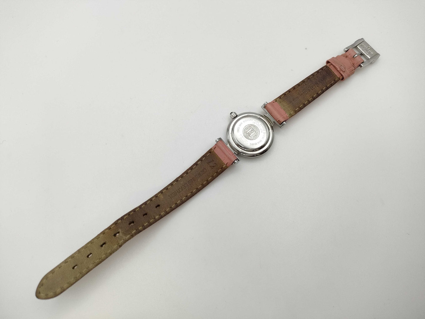 FENDI 097-320L-234 Shell Dial Quartz Women's Watch