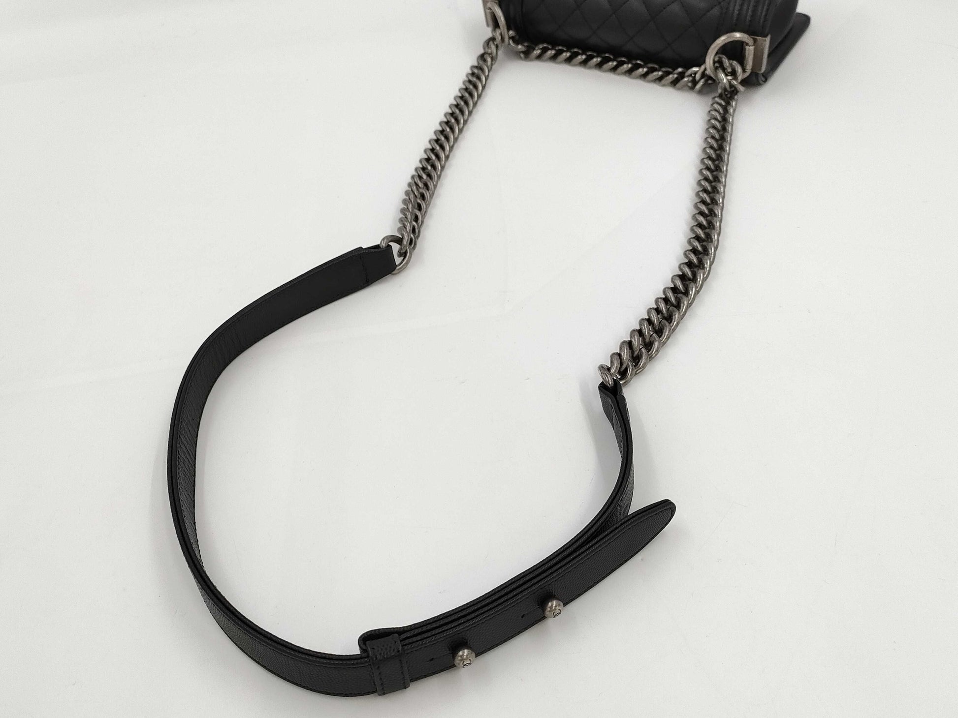 CHANEL Caviar Skin Boy Chanel Small SV Hardware Chain Shoulder Bag Black IC Plate Shoulder Bag