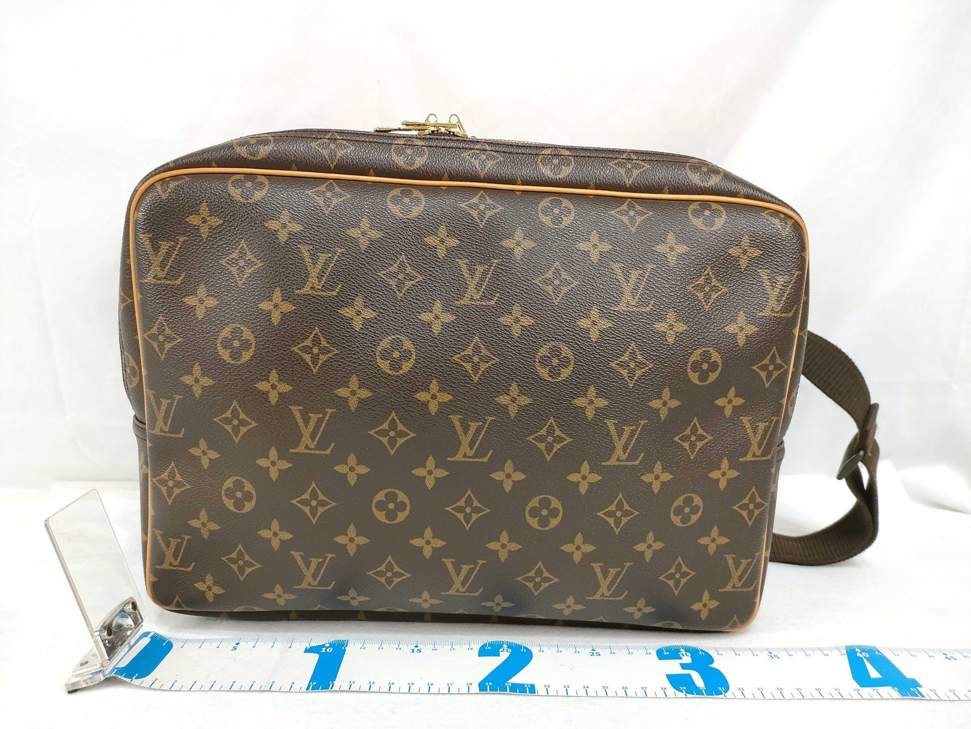 LOUIS VUITTON Monogram Vuitton Reporter GM Shoulder Bag