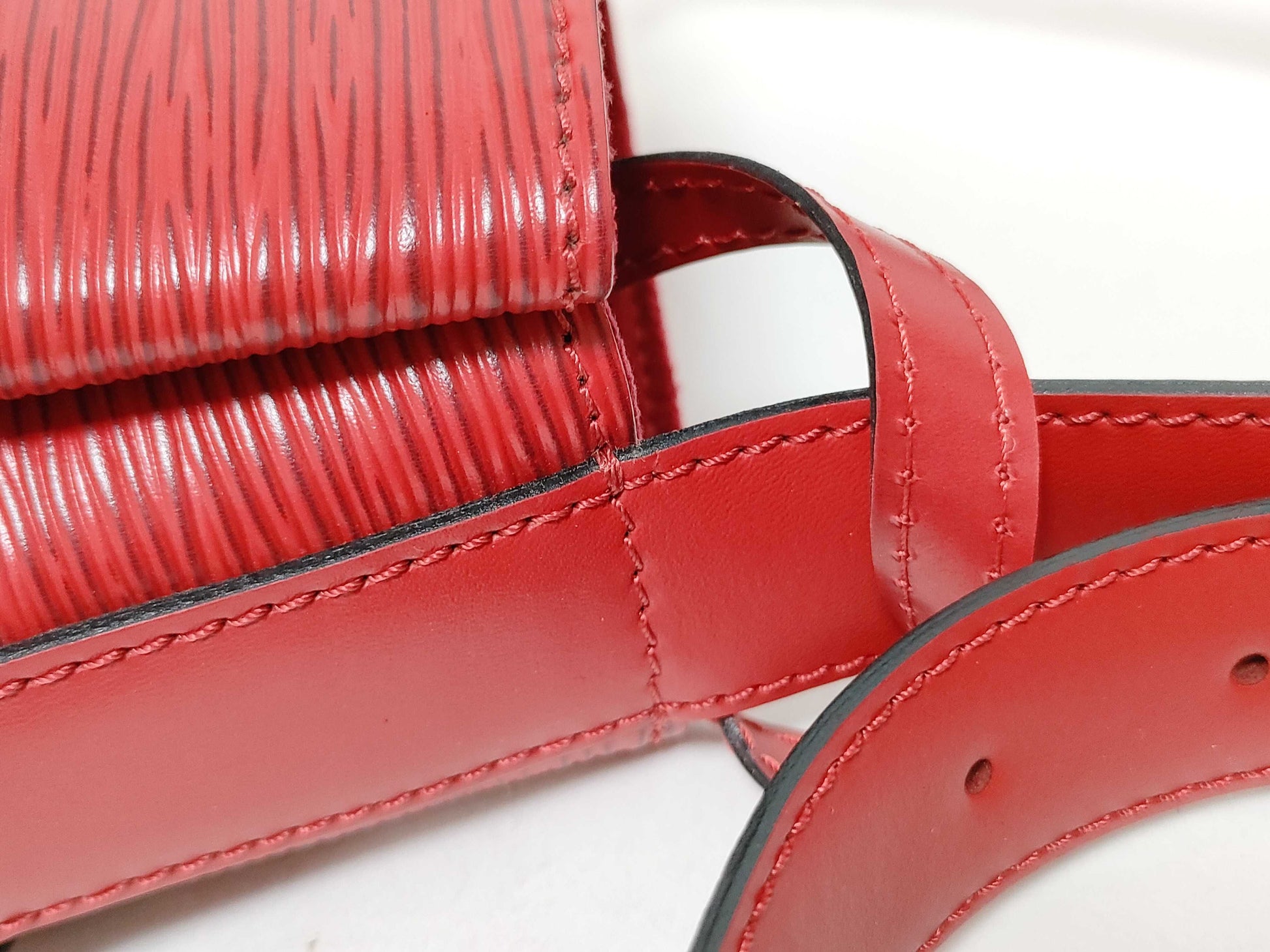 LOUIS VUITTON Epi Vuitton Sack DePaul GM Red Bag Shoulder Bag