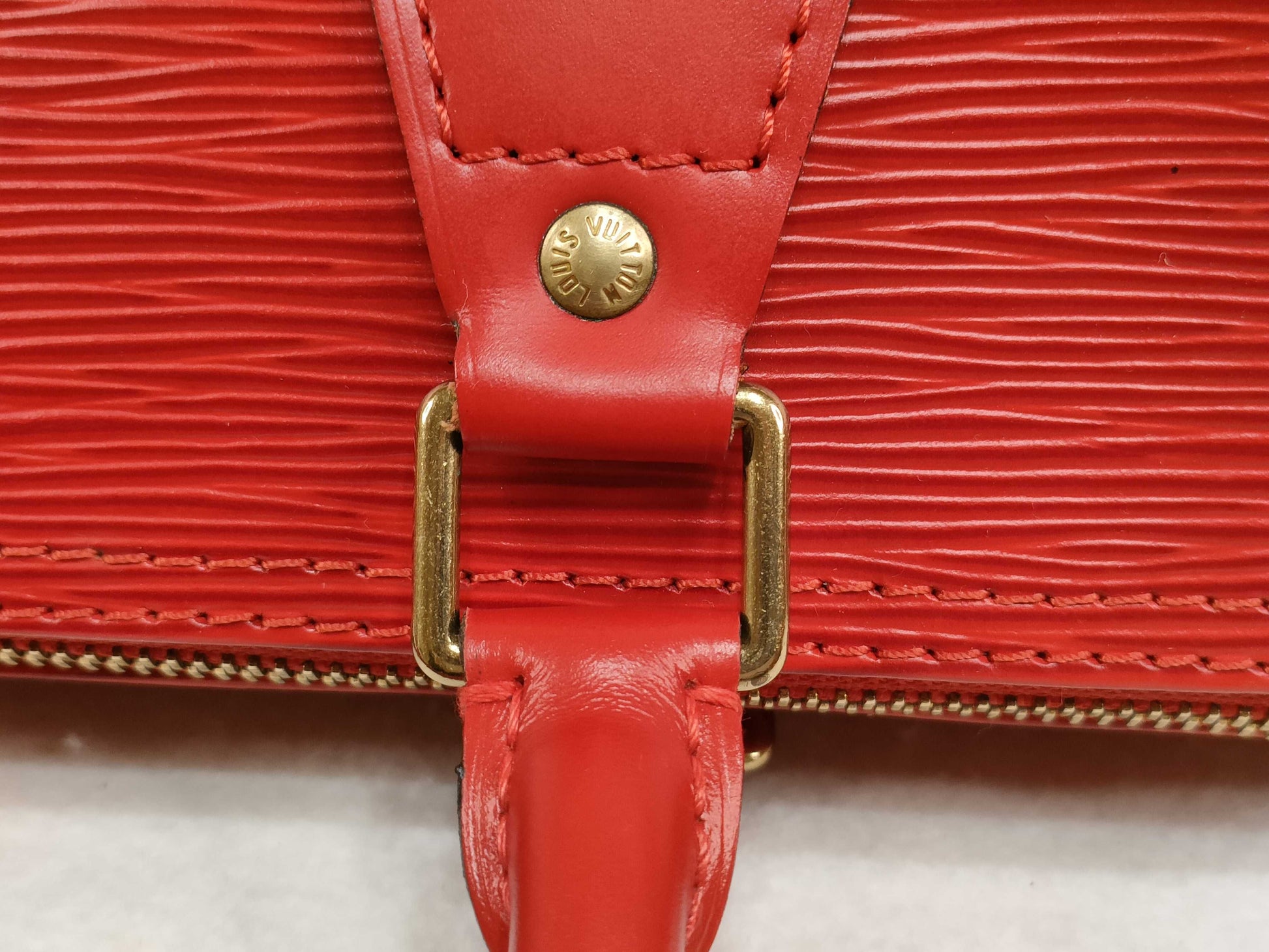 LOUIS VUITTON Epi Vuitton Speedy 25 Epi Red Bag Handbag