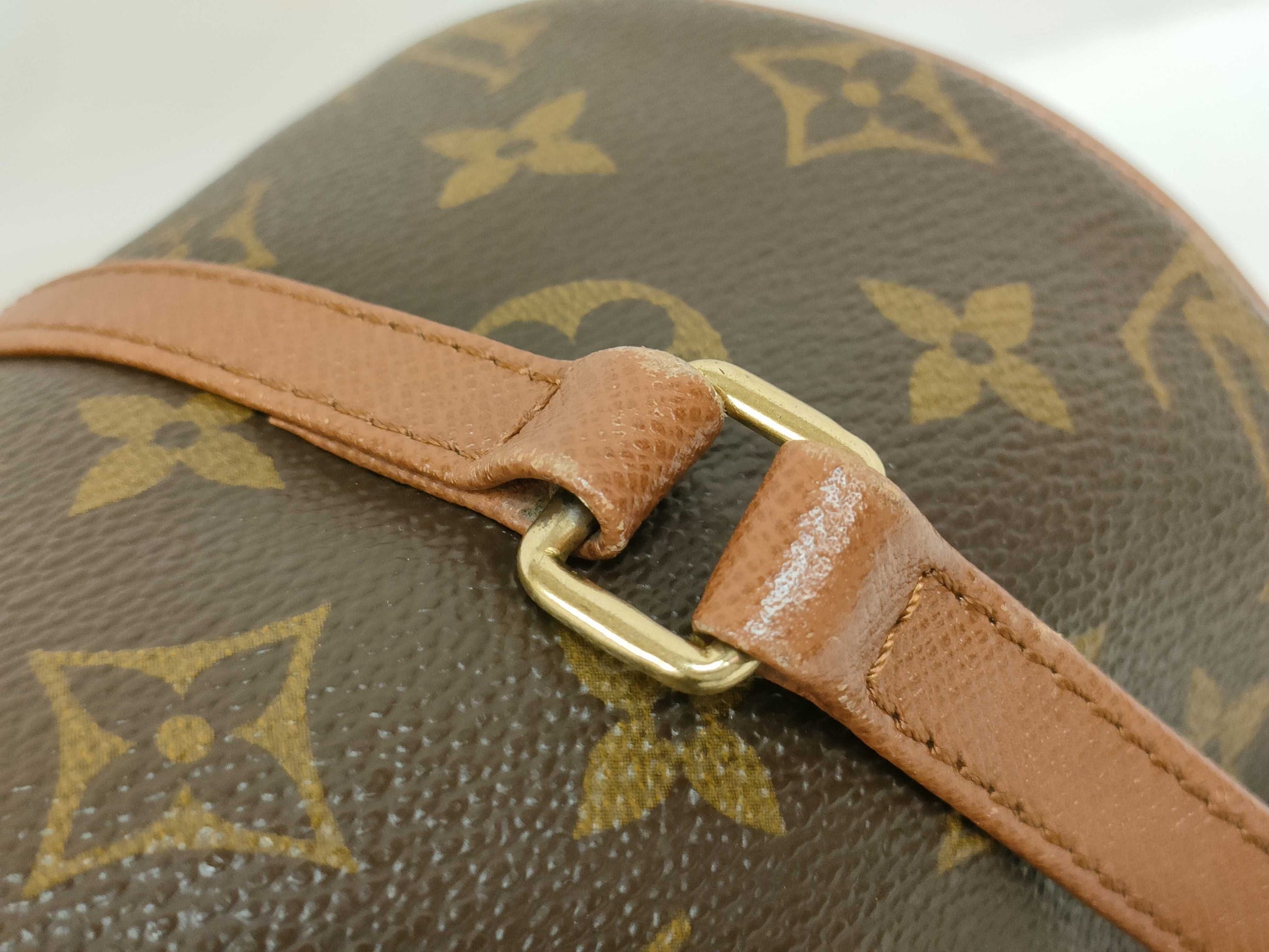 LOUIS VUITTON Monogram Vuitton Papillon 26 Handbag
