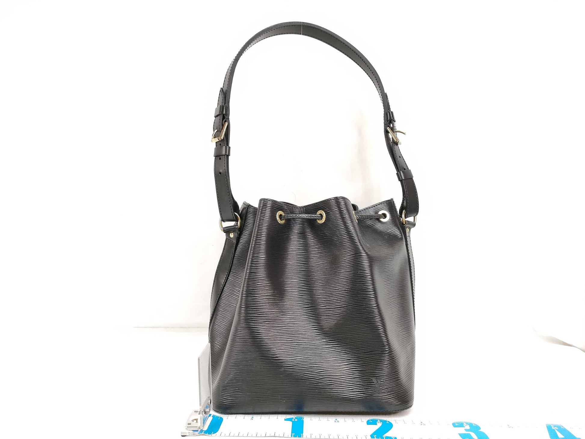 LOUIS VUITTON Epi Vuitton Petit Noe Epi Black Handbag