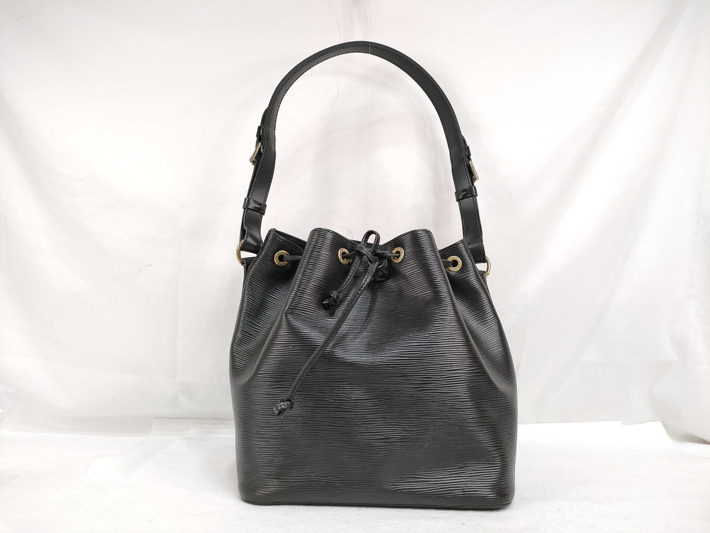 LOUIS VUITTON Epi Vuitton Petit Noe Epi Black Handbag
