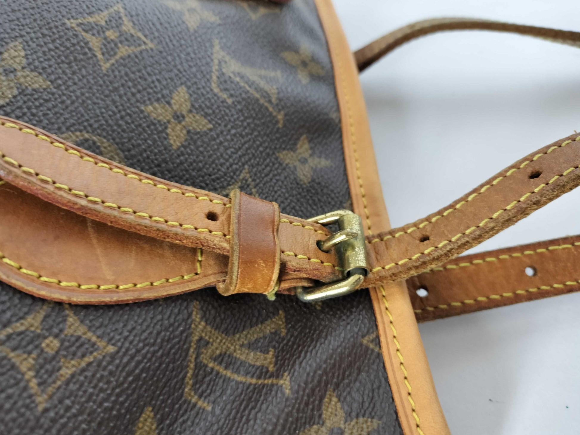 LOUIS VUITTON Monogram Louis Vuitton Bucket pm Tote Bag