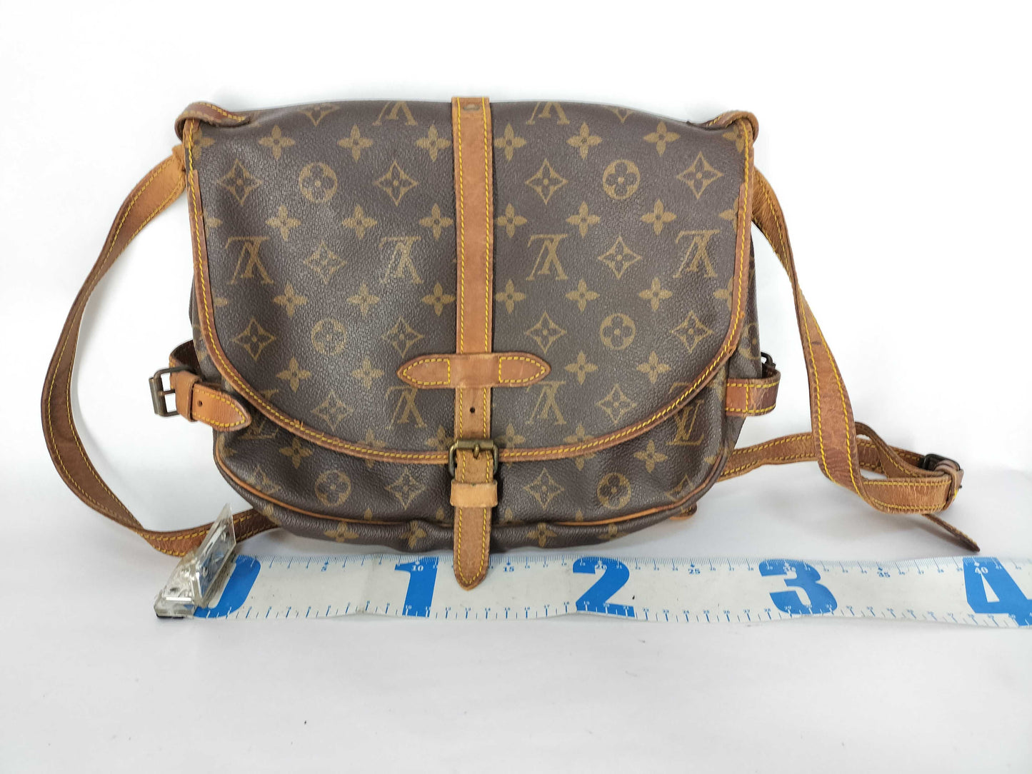 LOUIS VUITTON Monogram Louis Vuitton Saumur 30 Shoulder Bag