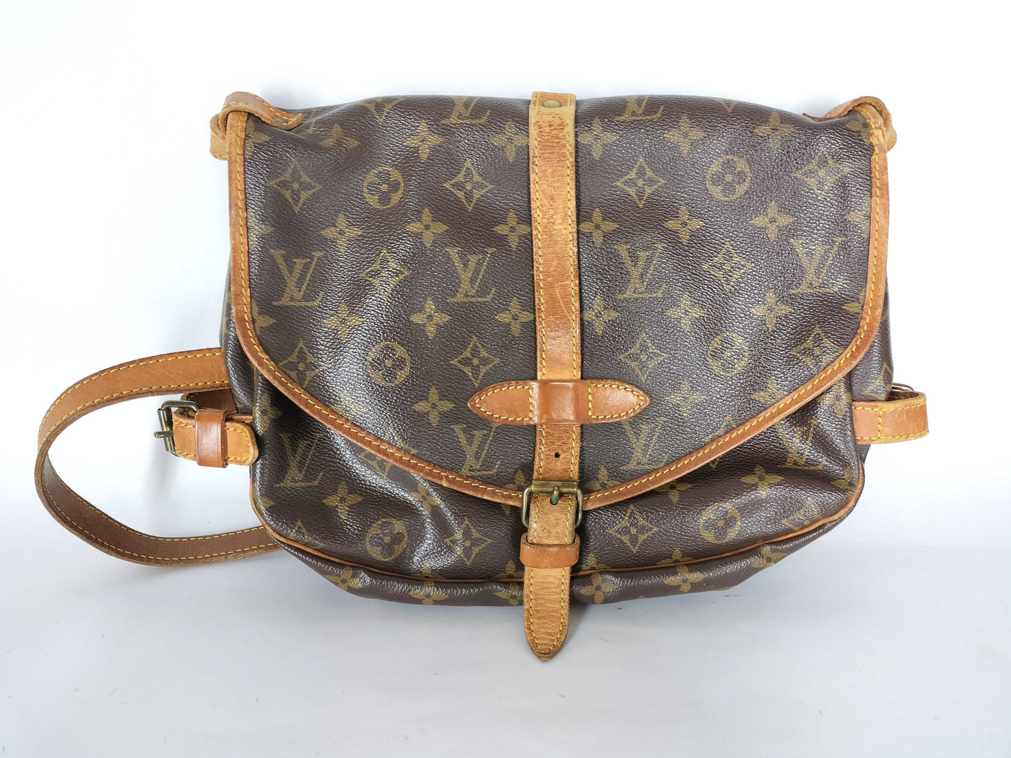 LOUIS VUITTON Monogram Louis Vuitton Saumur 30 Shoulder Bag