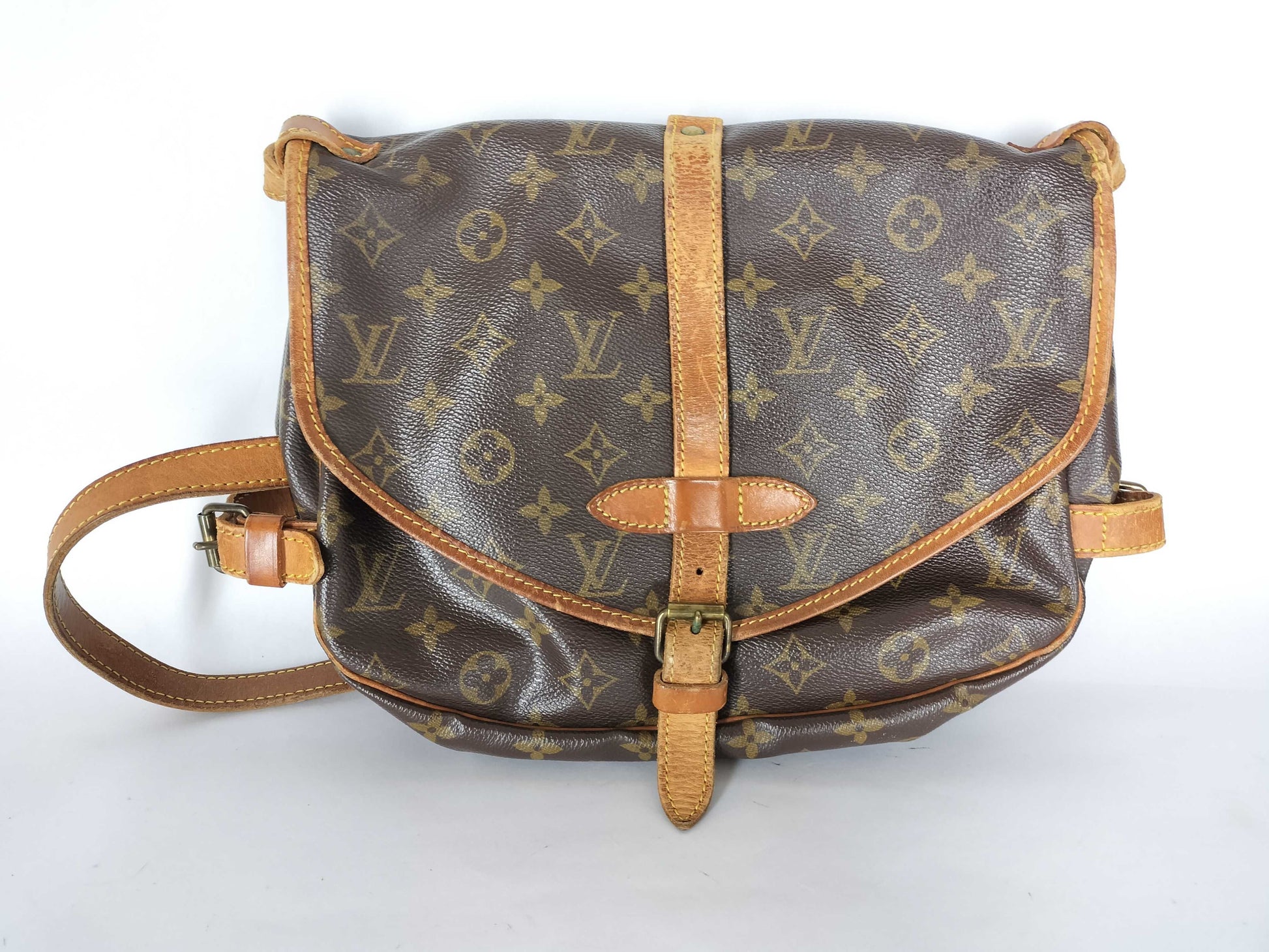 LOUIS VUITTON Monogram Louis Vuitton Saumur 30 Shoulder Bag
