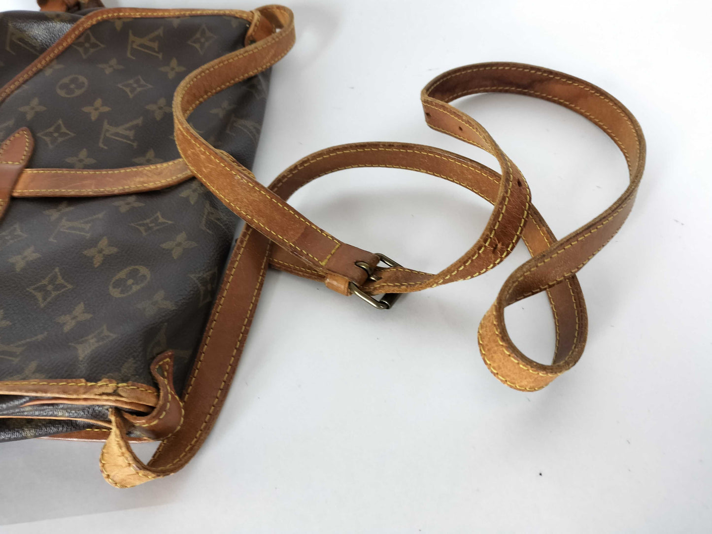 LOUIS VUITTON Monogram Louis Vuitton Saumur 30 Shoulder Bag