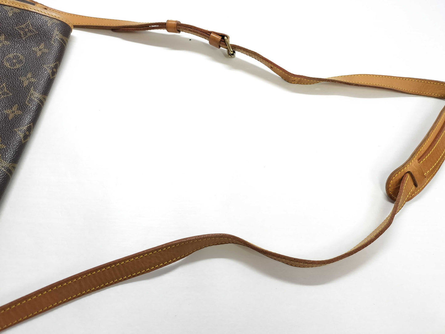 LOUIS VUITTON Monogram Louis Vuitton Gibechel MM Shoulder Bag