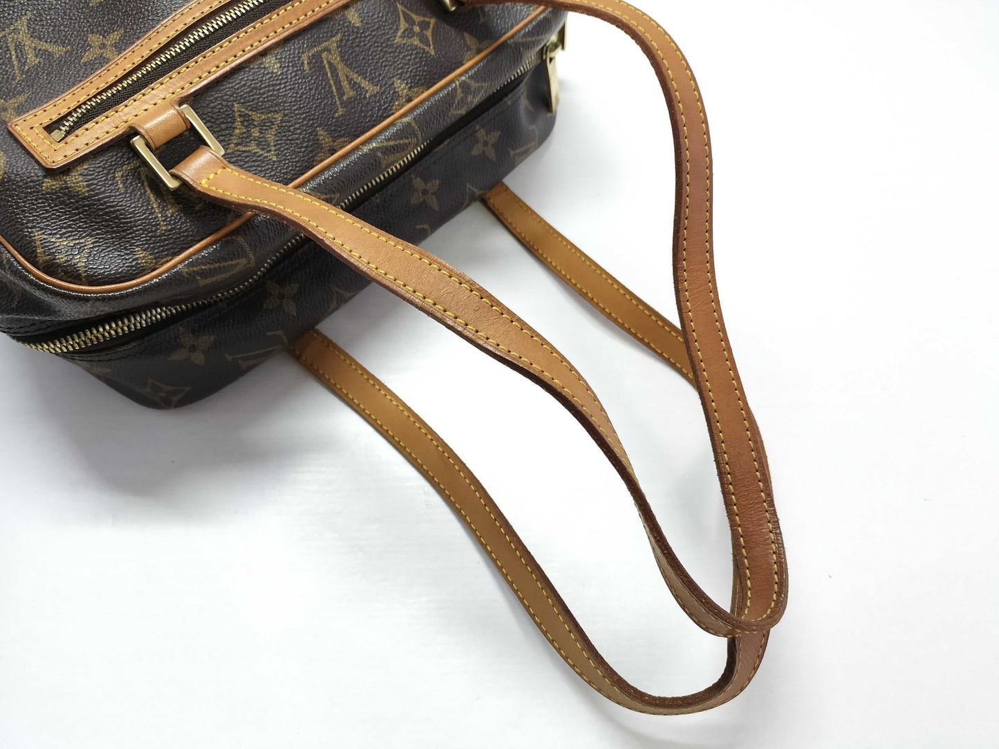 LOUIS VUITTON Monogram Louis Vuitton Cite MM Handbag