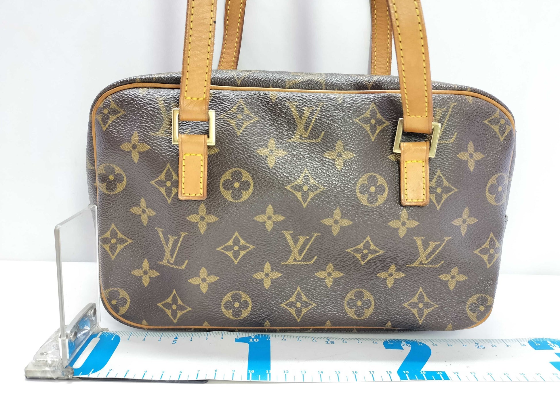 LOUIS VUITTON Monogram Louis Vuitton Cite MM Handbag